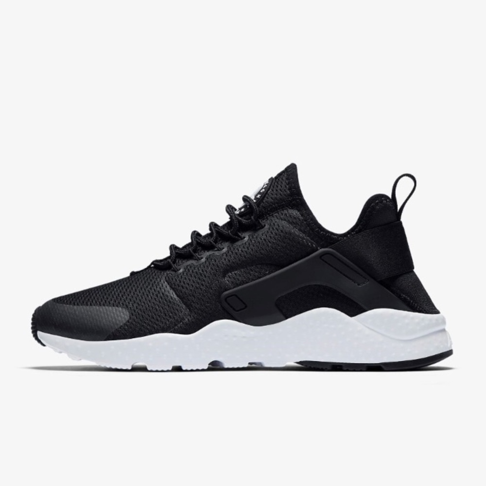 Women’s Black Nike Huaraches